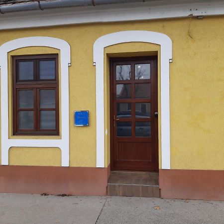 Ady Apartman Tata Exteriér fotografie