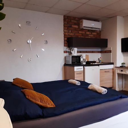 Ady Apartman Tata Exteriér fotografie