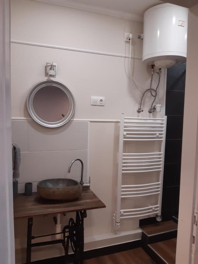 Ady Apartman Tata Exteriér fotografie